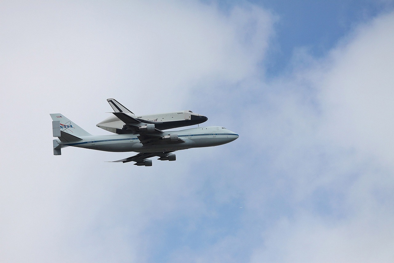 话机世界实名账号：流量卡上网速度为什么变慢？我们来分析一下原因。